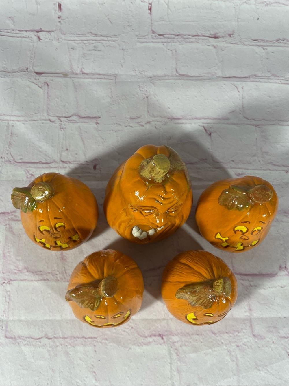 Hand Painted Ceramic Pumpkin Halloween Harvest Silly Face Decorations Set of 5 - Picture 11 of 13